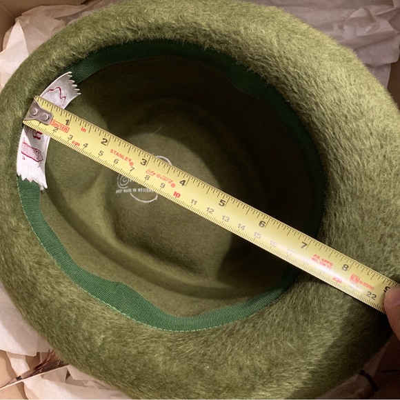 Vintage Original TOBY OF LONDON Hat Green Faux Fur Felt Feather Fedora Style - Picture 13 of 14